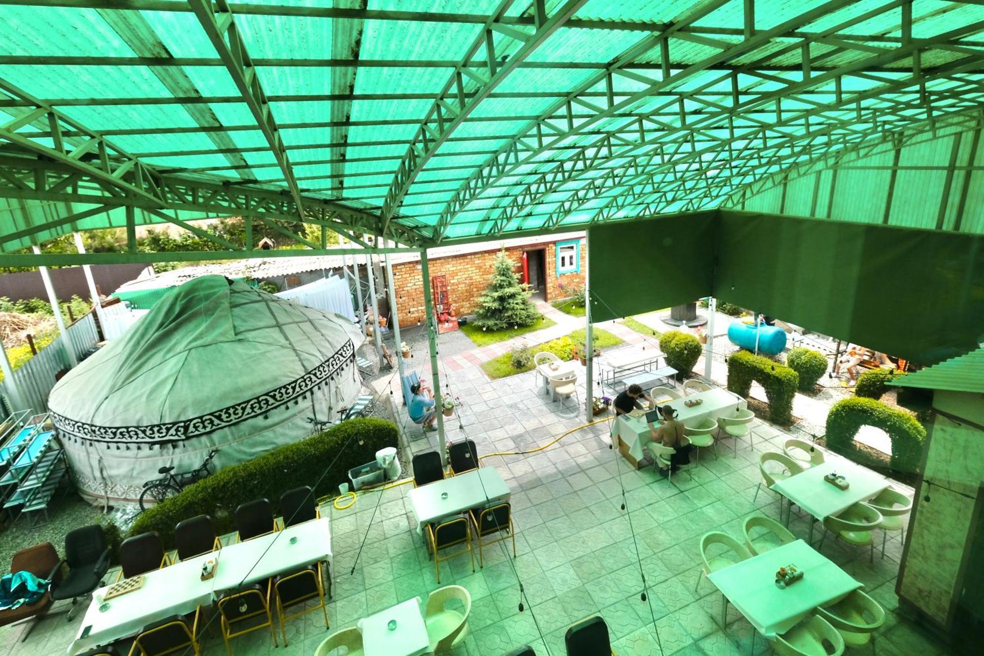 Duet Hostel & Hotel Karakol Exteriör bild